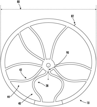 具有可变形的邻接辐条的车轮的制作方法