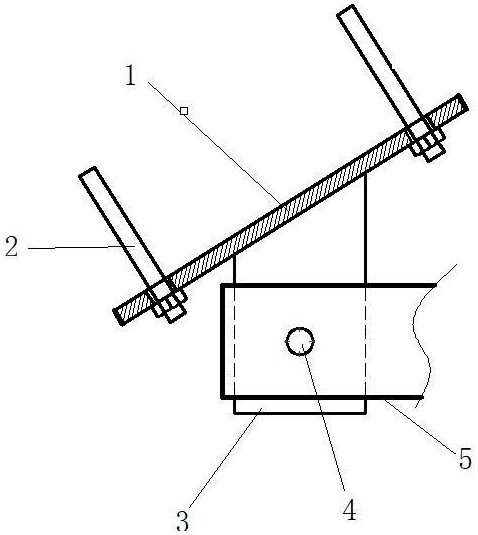 一种煤矿大倾角斜梯形巷道架空乘人横梁固定装置的制作方法